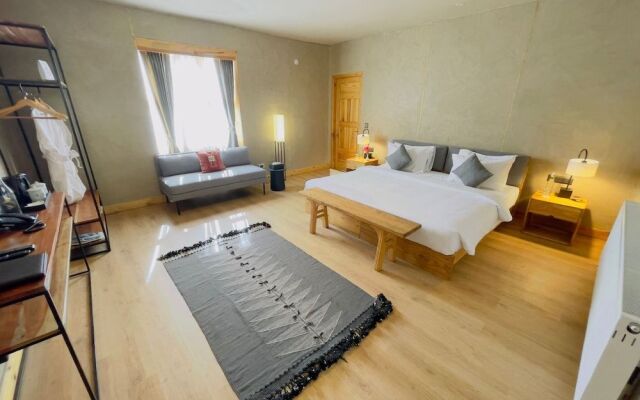 Chospa Hotel