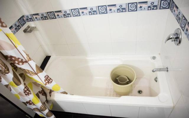 10765 Hotel Tanish