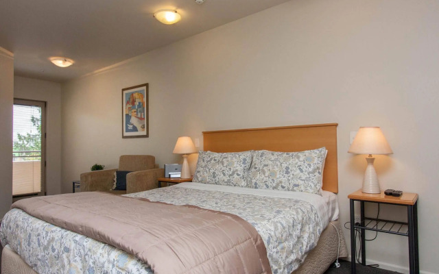 Lorenzo Motor Lodge