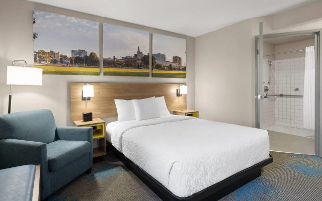 Days Inn By Wyndham Davenport