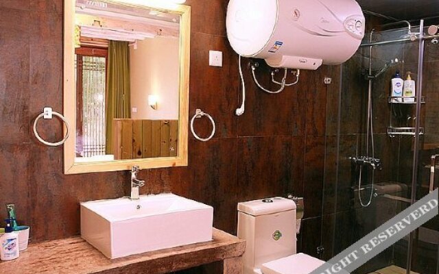 Lijiang Liuyue Tang Inn