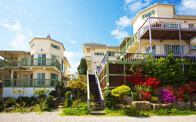 Taean Attica Pension