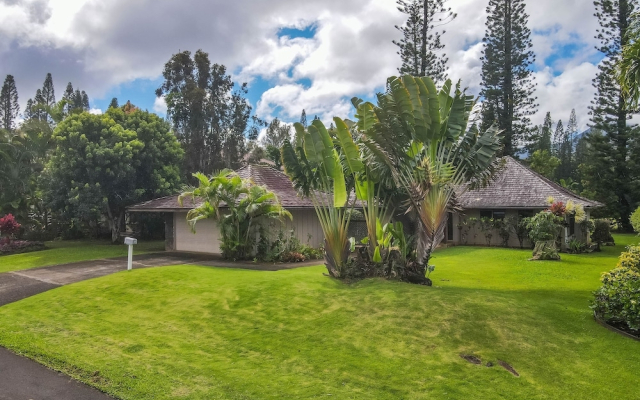 Hale Kamalani 3 Bedroom Home by RedAwning