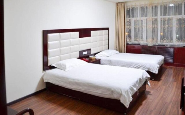 Golmud Fenghe Inn