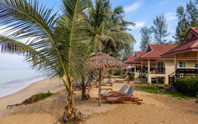 Pranee Beach Bungalows