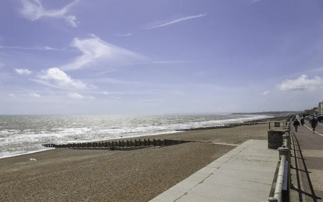 Beachfront Apartment With Sea View By My Getaways