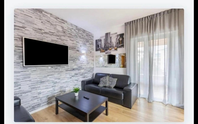 Queen East Verona apartments