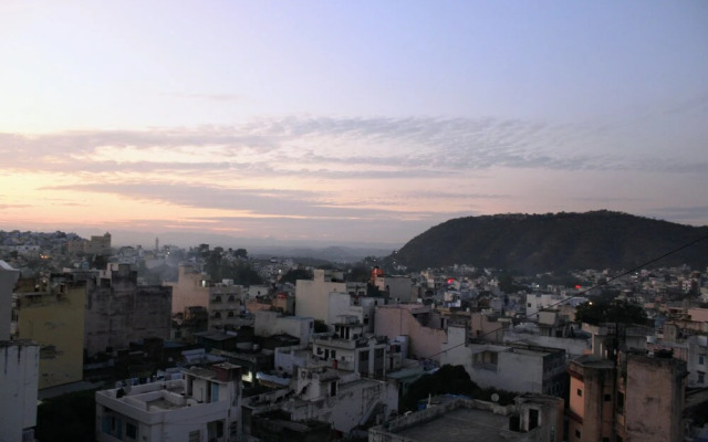 Maruti Group of Hotels - Hotel Shri Naman