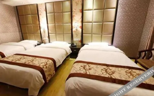 Longhai Shanghao Huating Business Hotel