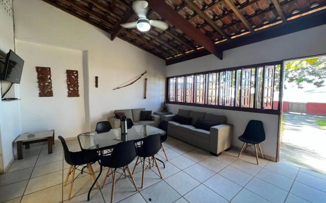 Casa aconchegante pé na areia c/ 5 quartos.