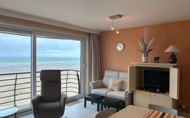 Central Seafront Apartment in Koksijde
