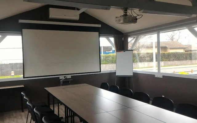 Hôtel Wood Inn Bordeaux Aeroport