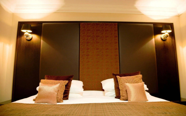 The Popinjay Hotel & Spa