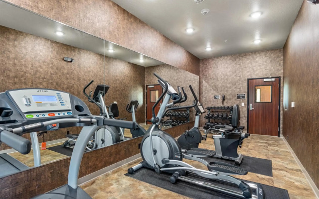 Cobblestone Hotel & Suites - De Pere/Green Bay