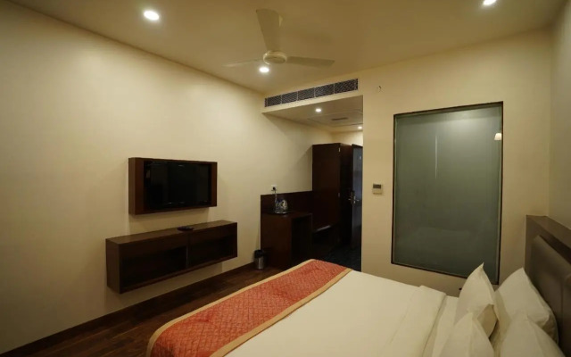 Hotel Regal By Rhytham