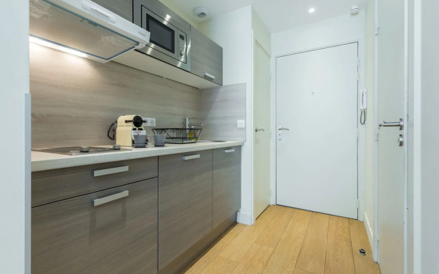 Florella Jean Jaures Apartment