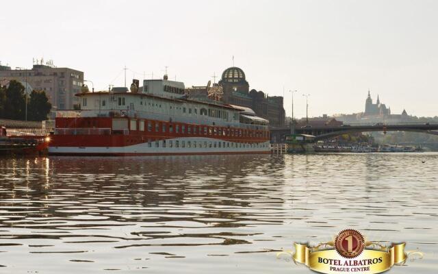 Botel Albatros