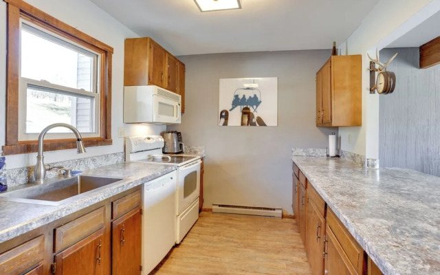 Charming Townhome - Walk to Greek Peak Mountain!