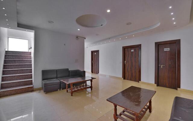 OYO 6388 Hotel NR Inn