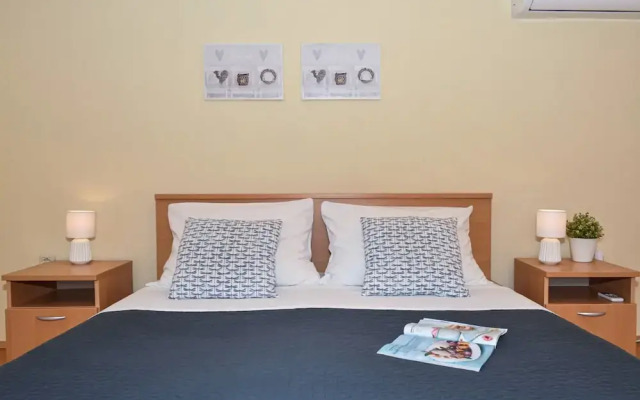 Paž - 28m From the Beach - A2