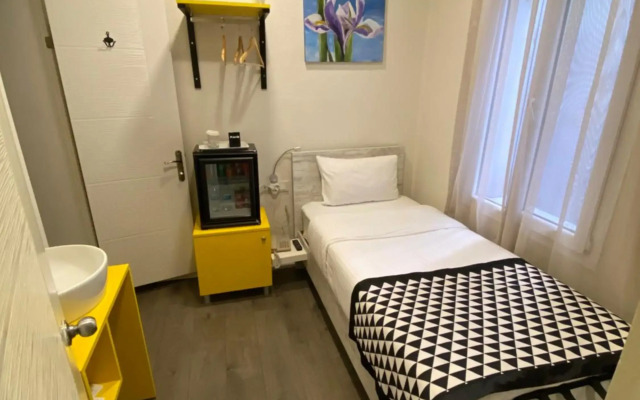 Piano Hotel