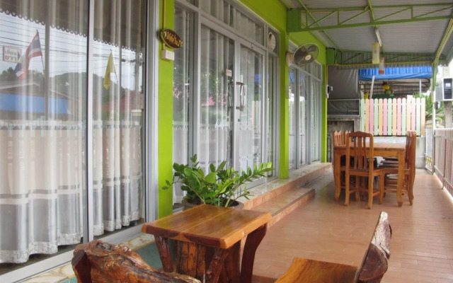 Plaifah Bungalow Koh Sichang