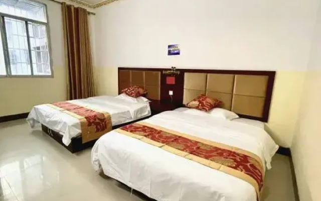 Fengshan Dalisi Business Hotel