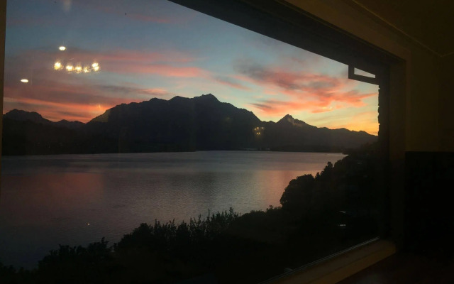 Aquarius De Lavender Lake View B&B