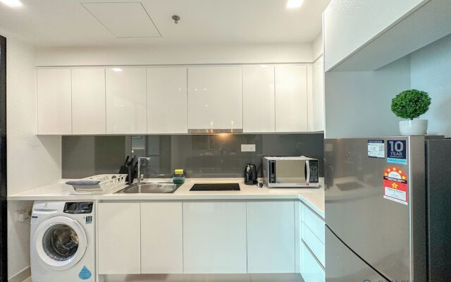 Almas Suites Puteri Harbour by Stayrene