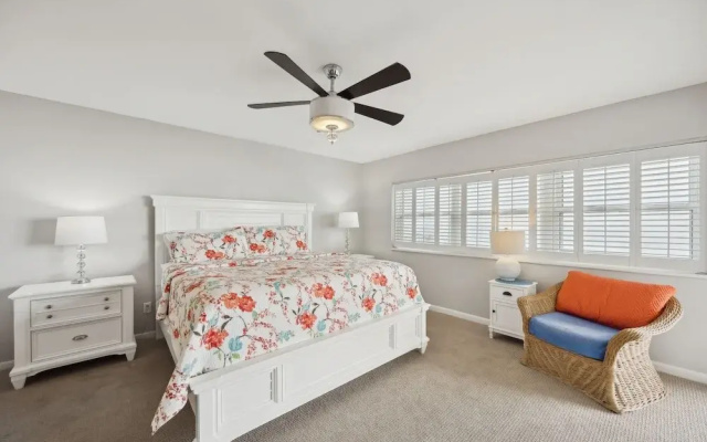Beach Cottage Look Condo, Ocean View from Spacious Balcony by RedAwning