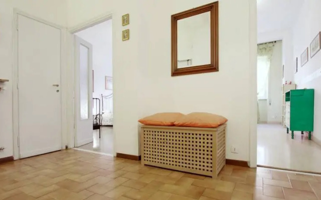 Green Hill Over Trastevere