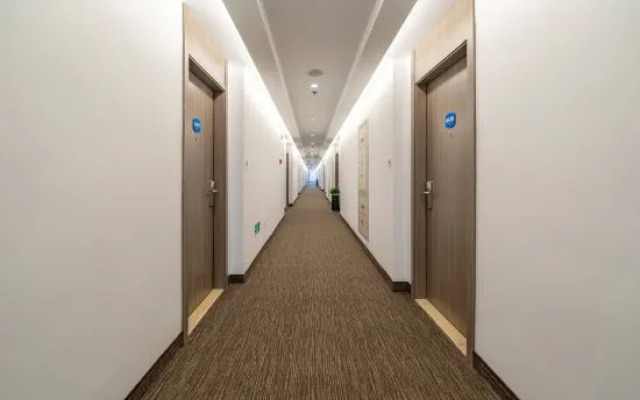 Geli Hotel (Shanghai Kangqiao Subway Station store, New International Expo Center )