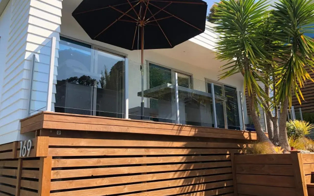 The Beach Pod Studio - Tairua Bach