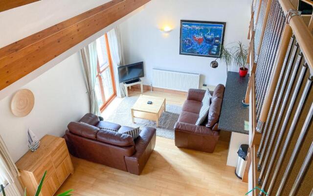 Vanguard House, Milford Marina