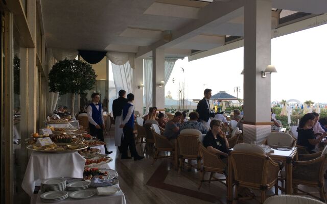 Hotel Universo