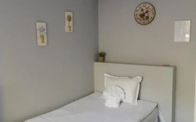 La Piazza Hotel