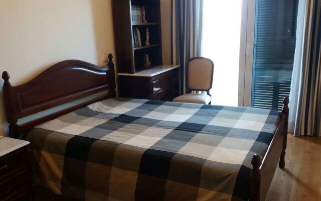 P Delgada 3-bed House, Sleeps 6, Parking & Seaview