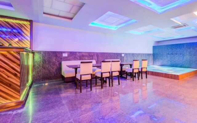 Hotel Beehive Grand