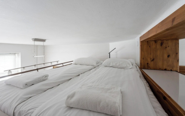 Historical Downtown Home with Parking and Steam Sauna