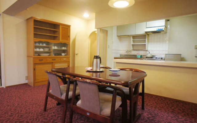 Izu Ippeki lake lakeside terrace