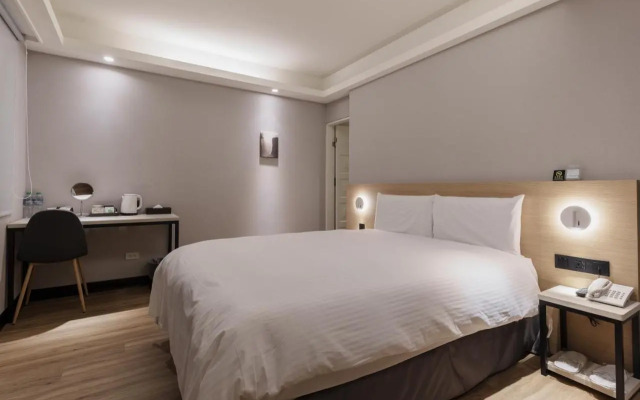 Sweet Hotel