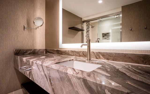 Horseshoe Black Hawk - A Caesars Rewards Destination