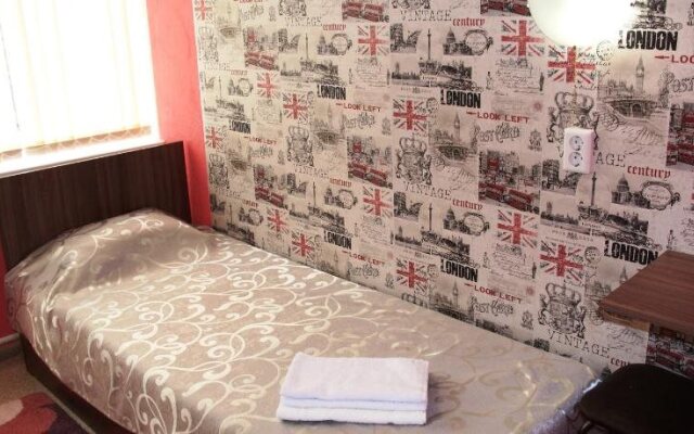 Oasis Hotel - Hostel