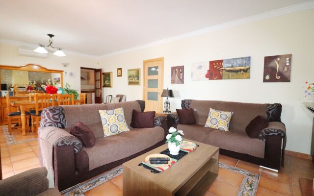 1107 Villa Salares