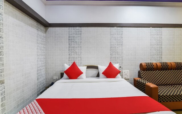Oyo 30545 Hotel Jeevan Park