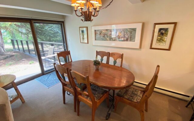 #112 Vail International