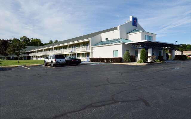 Motel 6 Tewksbury, MA - Boston