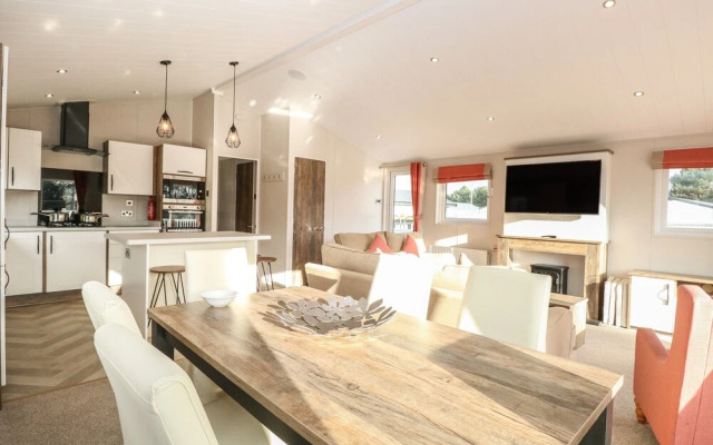 Broadland Sands Lodge