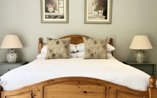 Farthings Hotel and Restaurant