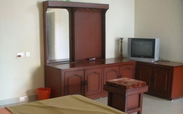 Jungle Palace Homestay